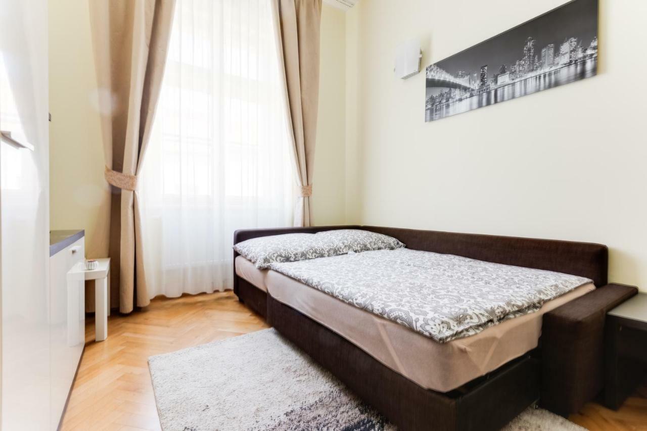 Apartment Halkova 5 Prague Exterior photo